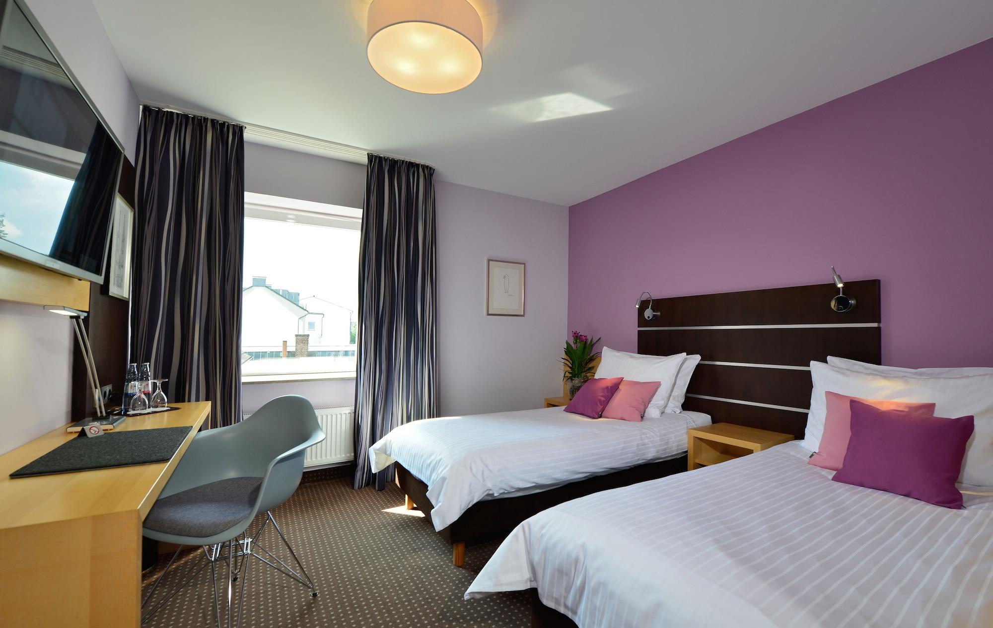 Hotel Uhu Garni โคโลญ ภายนอก รูปภาพ