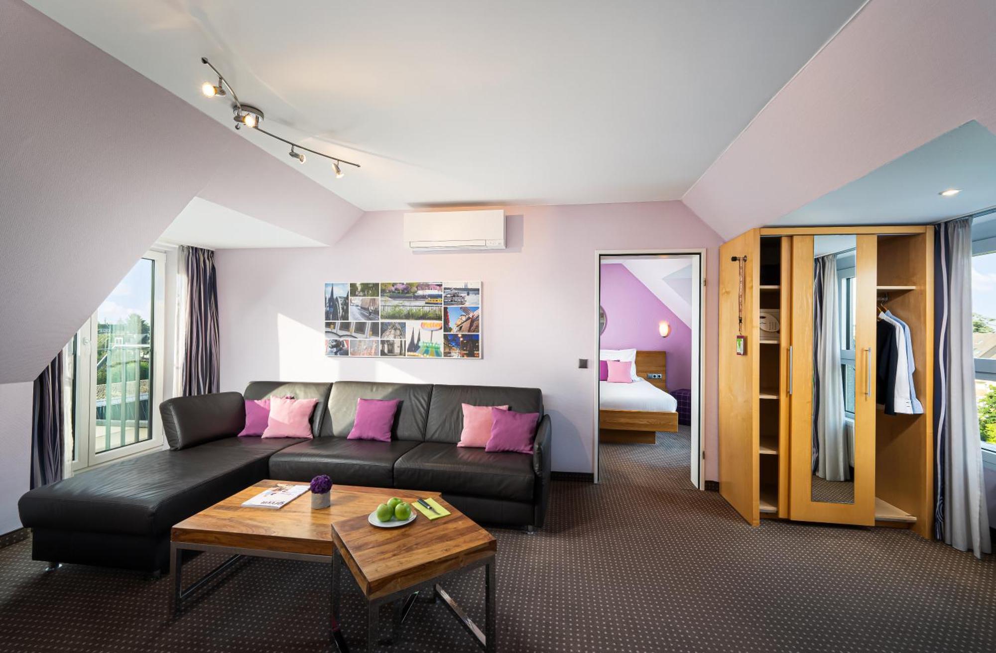 Hotel Uhu Garni โคโลญ ภายนอก รูปภาพ