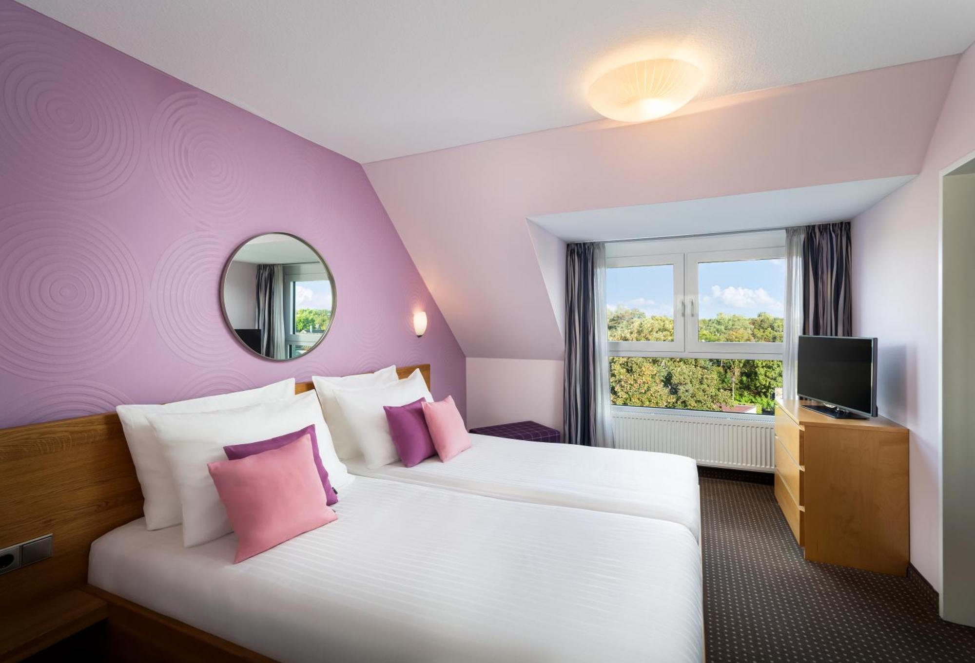 Hotel Uhu Garni โคโลญ ภายนอก รูปภาพ