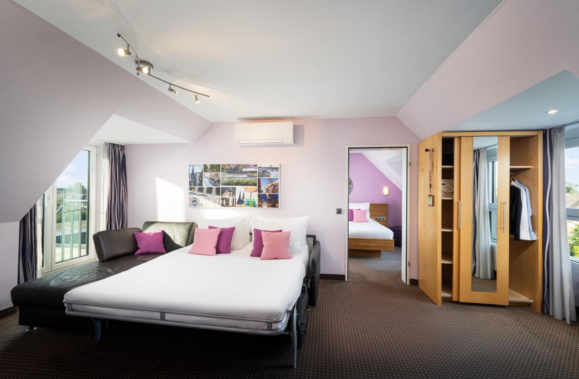 Hotel Uhu Garni โคโลญ ภายนอก รูปภาพ