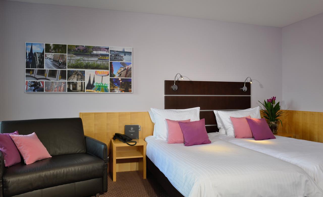 Hotel Uhu Garni โคโลญ ภายนอก รูปภาพ