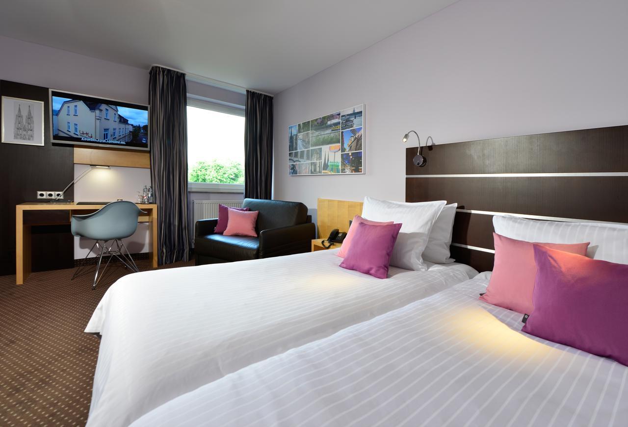 Hotel Uhu Garni โคโลญ ภายนอก รูปภาพ