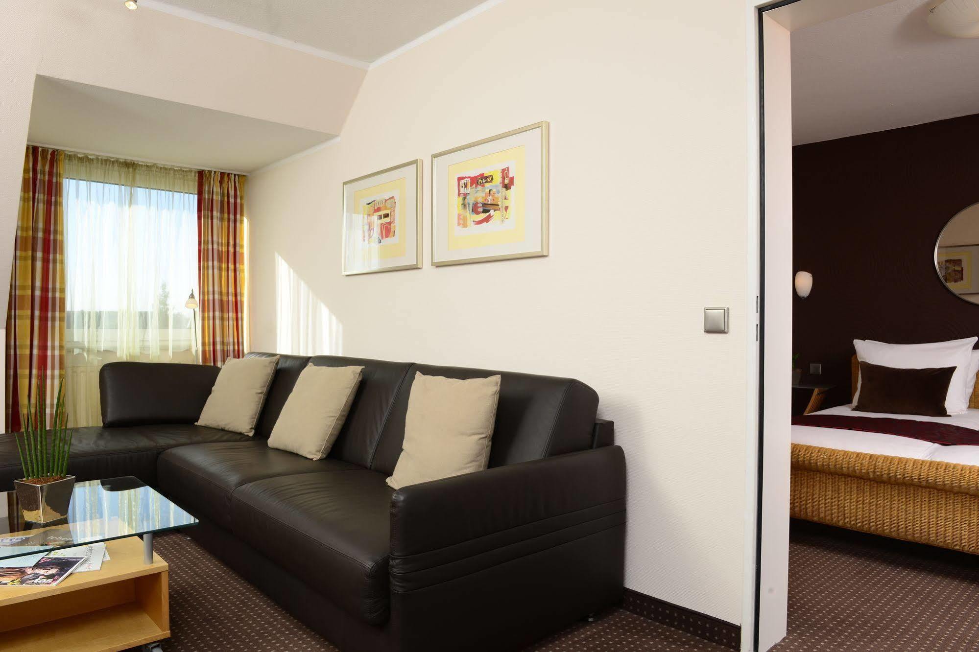 Hotel Uhu Garni โคโลญ ภายนอก รูปภาพ