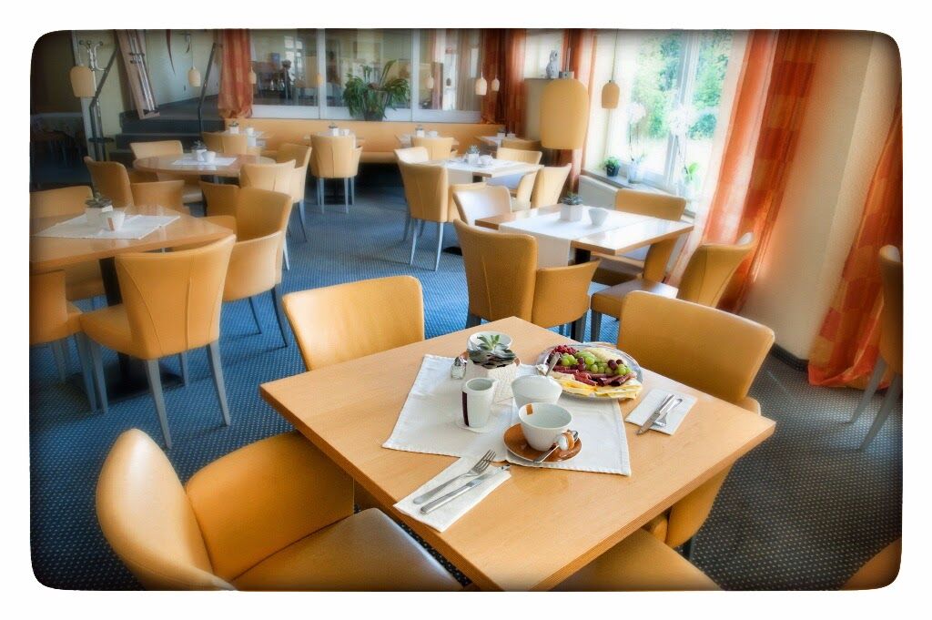 Hotel Uhu Garni โคโลญ ภายนอก รูปภาพ